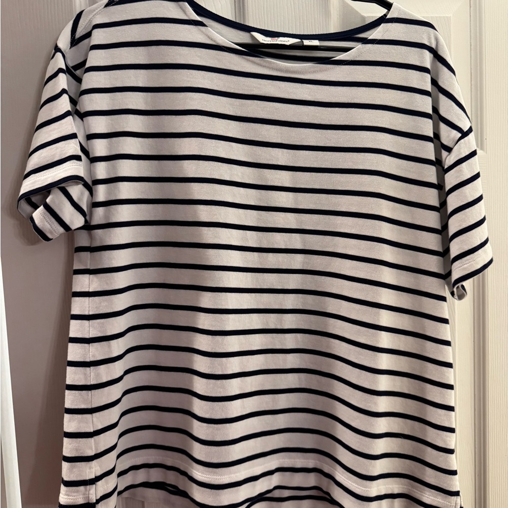 Vineyard Vines navy blue and White Boxy Short Sleeve Tee